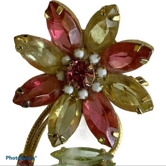 Vintage Rhinestone Flower Pin Brooch - Picture 3 of 9
